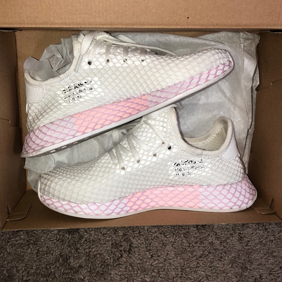 adidas Shoes - 🌟Size 6 ADIDAS Deerupt W/Box🌟